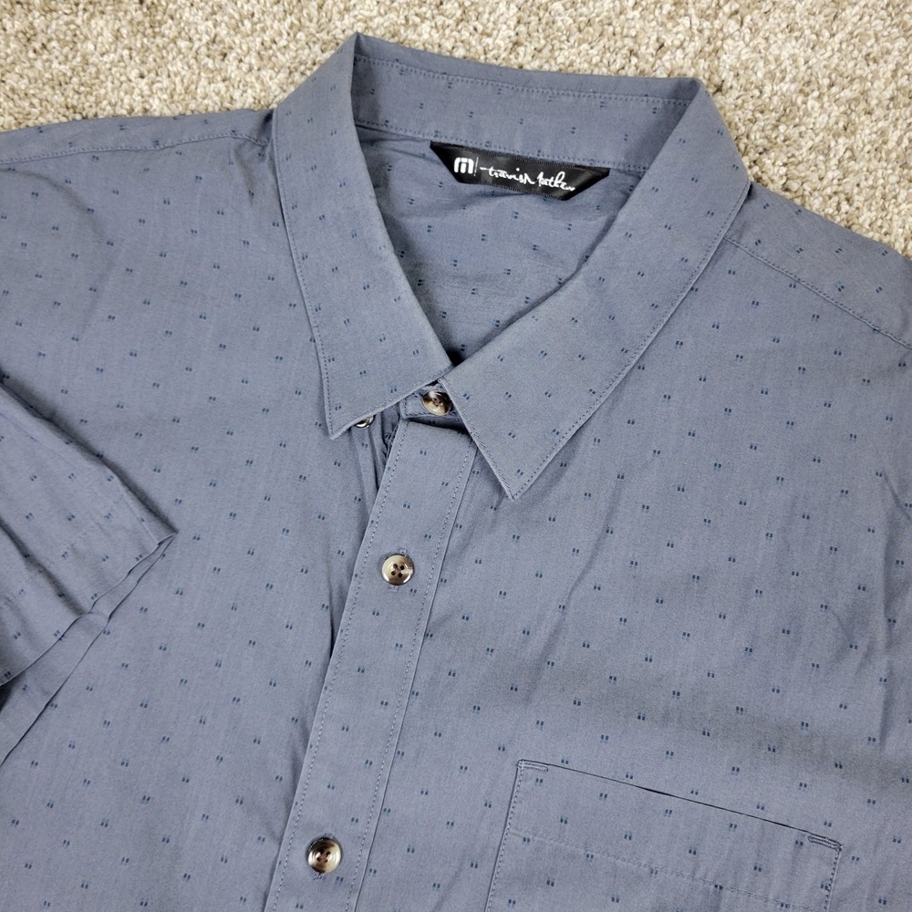 Travis Mathew Mens 2XL Gray AOP Geometric Button Down Short Sleeve